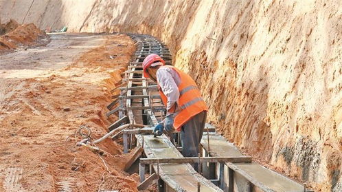 芒市森林防火应急通道建设全力推进 要闻 德宏频道